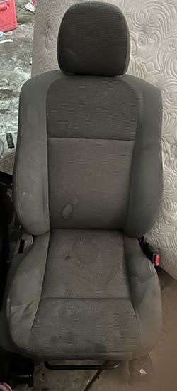 2 Front Driver N Passenger Side Seats