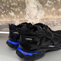 Balenci RUNNERS  LED *NEW