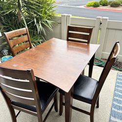 Extendable Table & Chairs