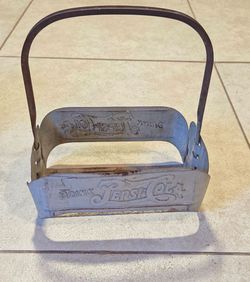 Vintage Pepsi-Cola "double dot" metal carrier