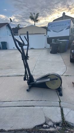 Elliptical stride Gold’s gym trainer free