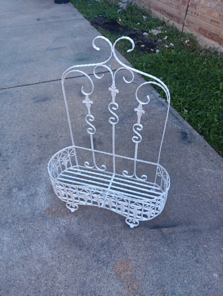 31" H X 23.5 " L X 9.5 " W Vintage Cast Iron Outdoor Patio Planter Pots Holder Stand Yard Decor 