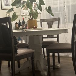 Dining Room Table 