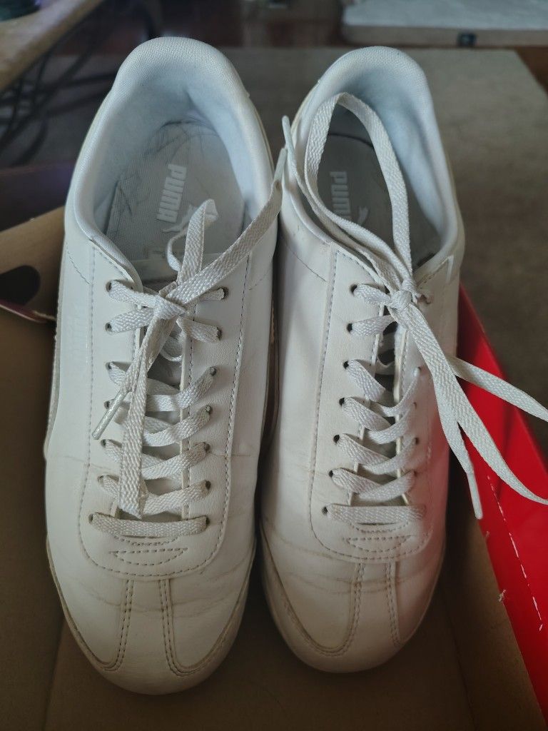 Women's Size 6 Puma Shoes