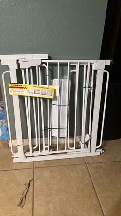 Baby gate or pet gate (Cumbor)
