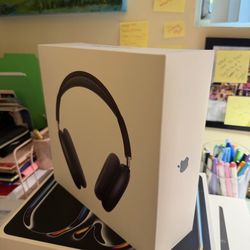 NEW SEALED Apple AirPods Max w/ Smart Case – Noise Cancelling