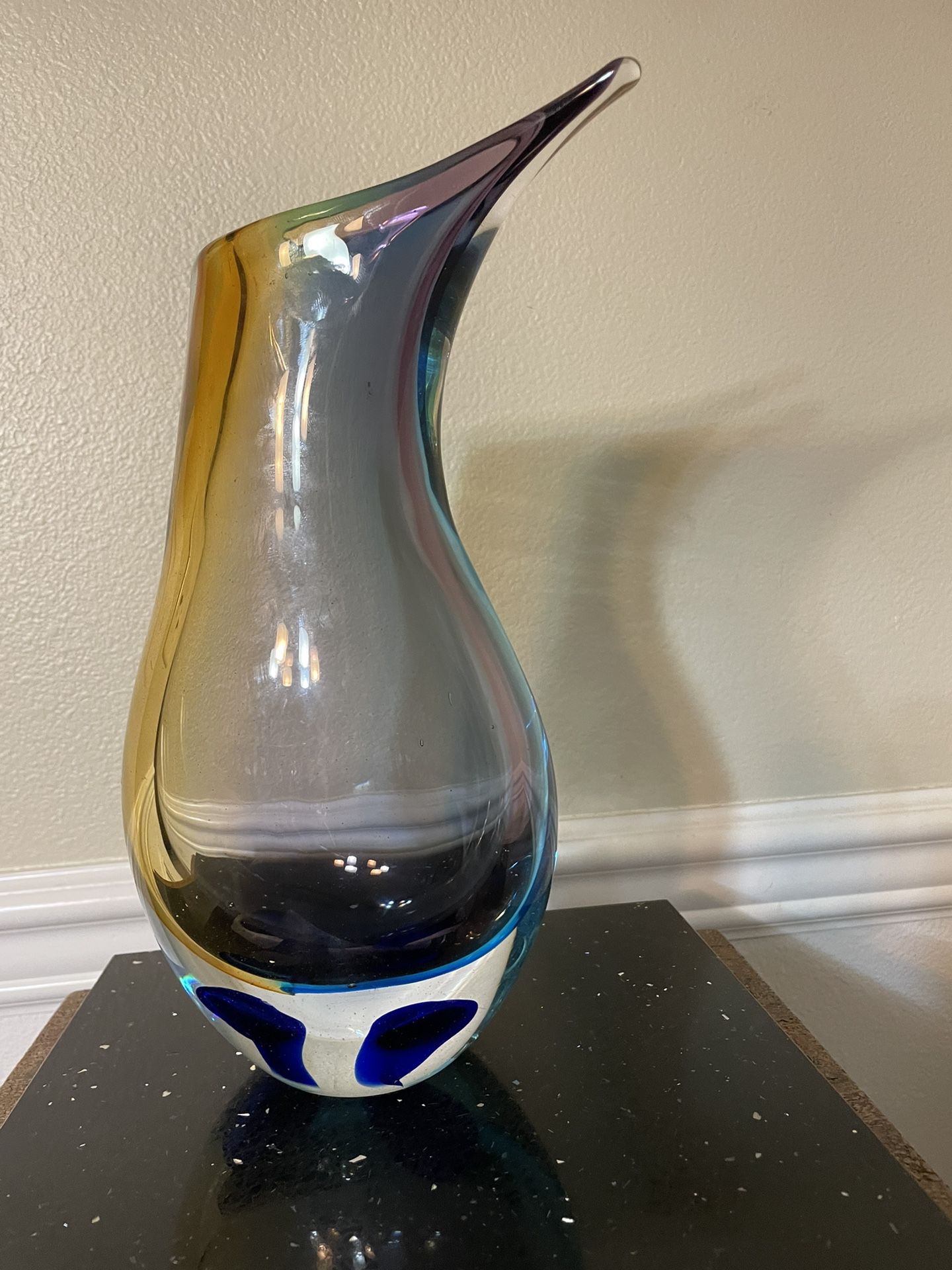 Vintage Standing 11.5”Murano Sommerso Art Glass Vase