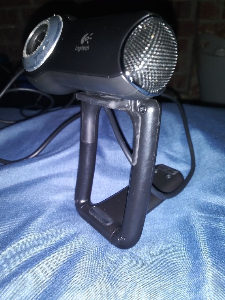 Logitech webcam with mic and speaker