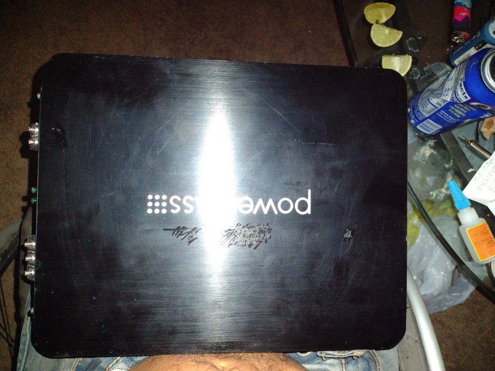 Power Bass Amp 400.2 Amp Hits Hard