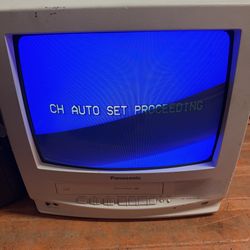 Panasonic 13" PVQ-1312W TV/VHS Combo CRT Retro Gaming No Remote - Works!!!