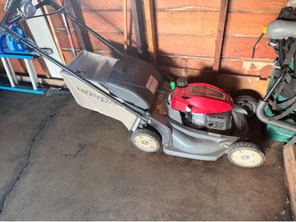Honda power driven Lawnmower
