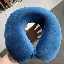💤 The Sharper Image Travel Neck Pillow – Soft & Supportive! ✈️ 💰 $5