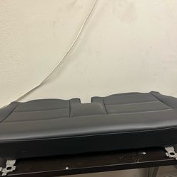 3rd row seats with back rests