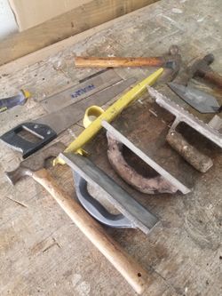Trowels &hammers 