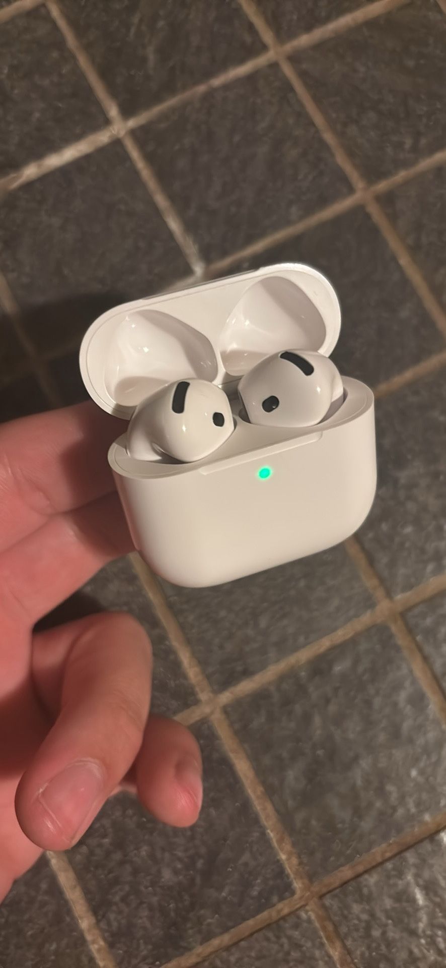 Airpods generation 4 with ANC