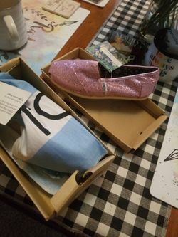 Toms