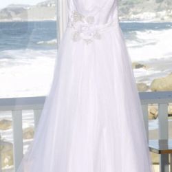 gorgeous white silver cinderella dress or formal or quinceanera or wedding fancy beautiful size 8 made by Oleg Cassini designer to Jacqueline Kennedy 