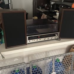 Am-Fm Stereo 8 Track Play-Record System