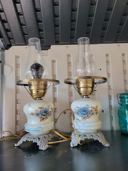 Vintage Hurricane Lamps(with 1 Globe)