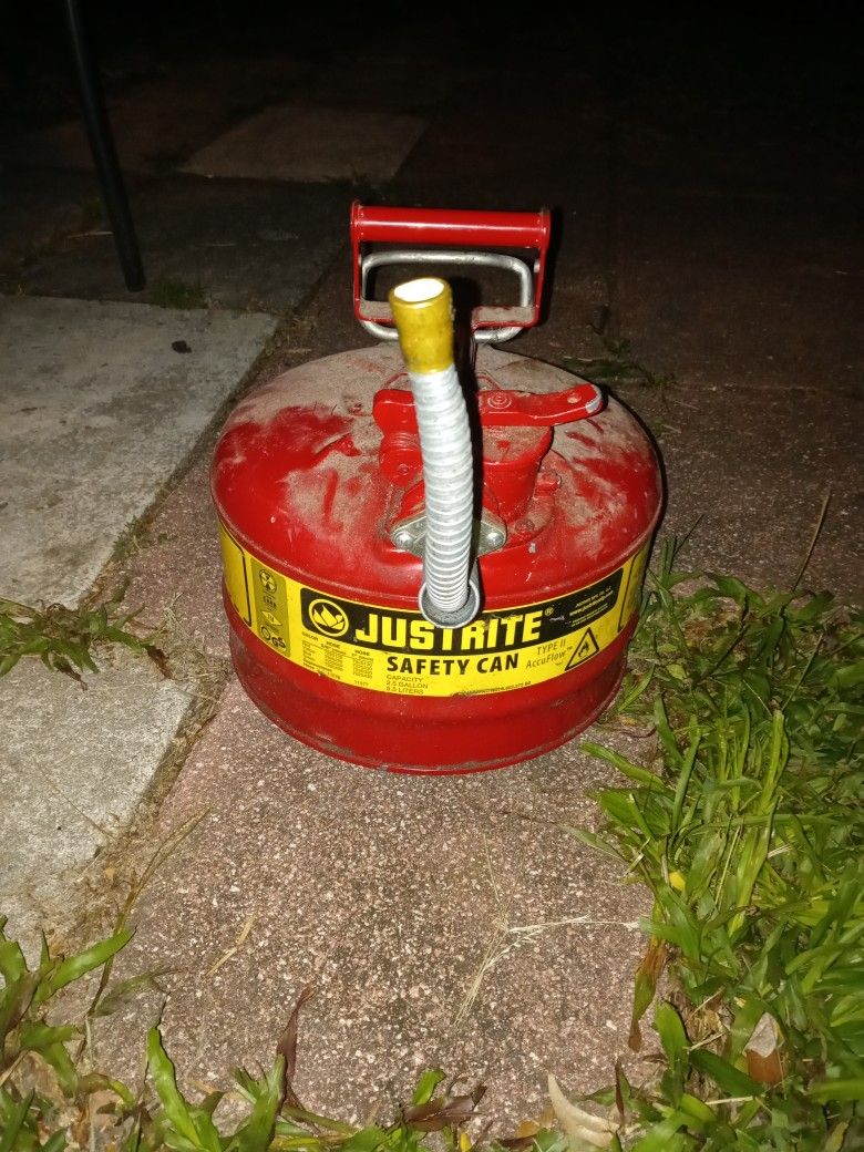 JUATRITE SAFTEY CAN GAS CAN 2.5 Gallon