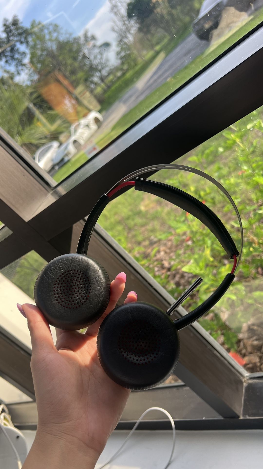 🎧 Plantronics Voyager Focus UC Wireless Headset – No Stand – $100 (OBO)