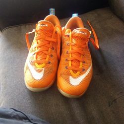 LeBron James Size US 6 Y