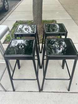 Bar stool