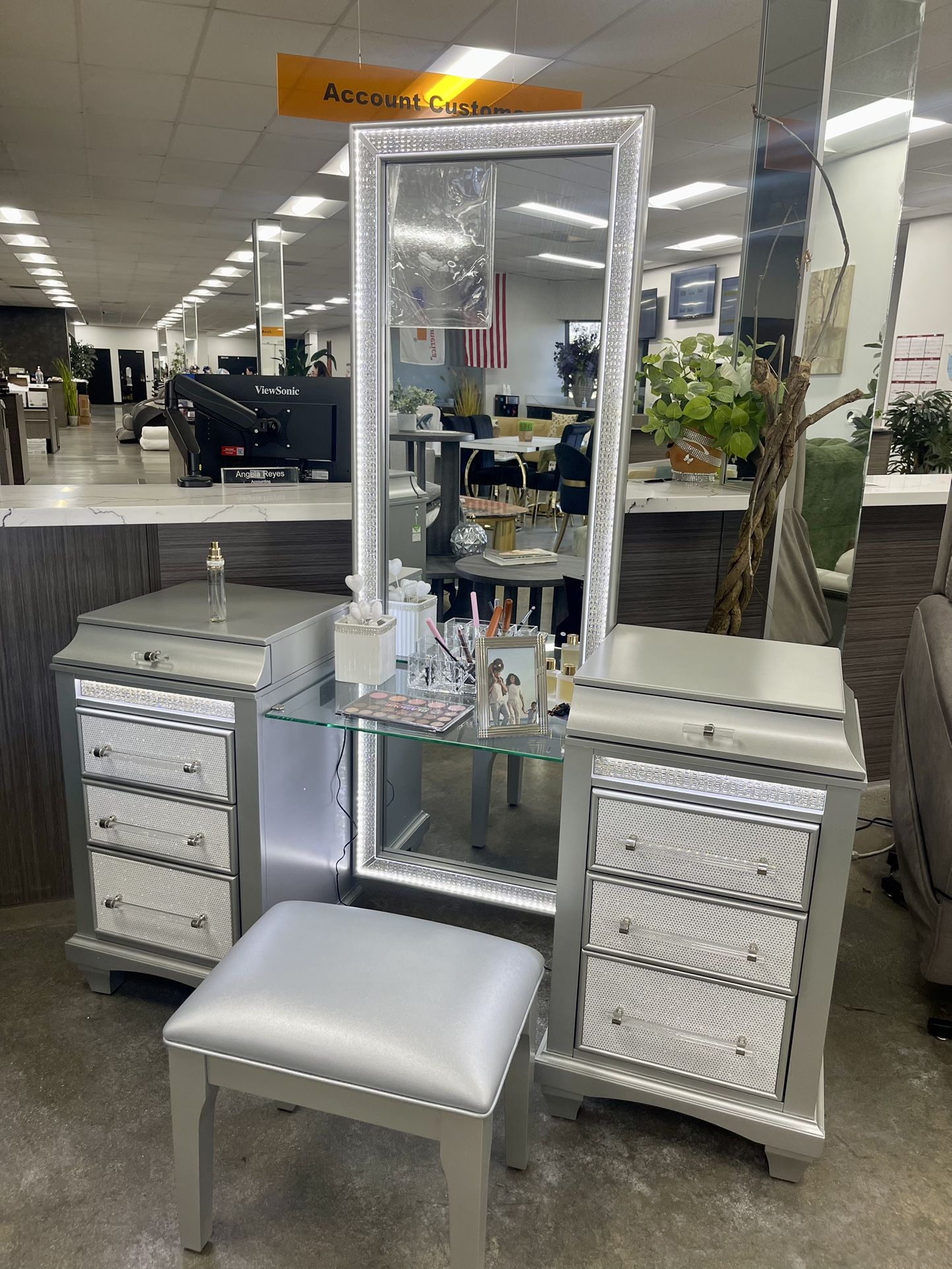 Vanity Set - Glamorous Silver Vanity With LED lighting Tall Mirror + Stool