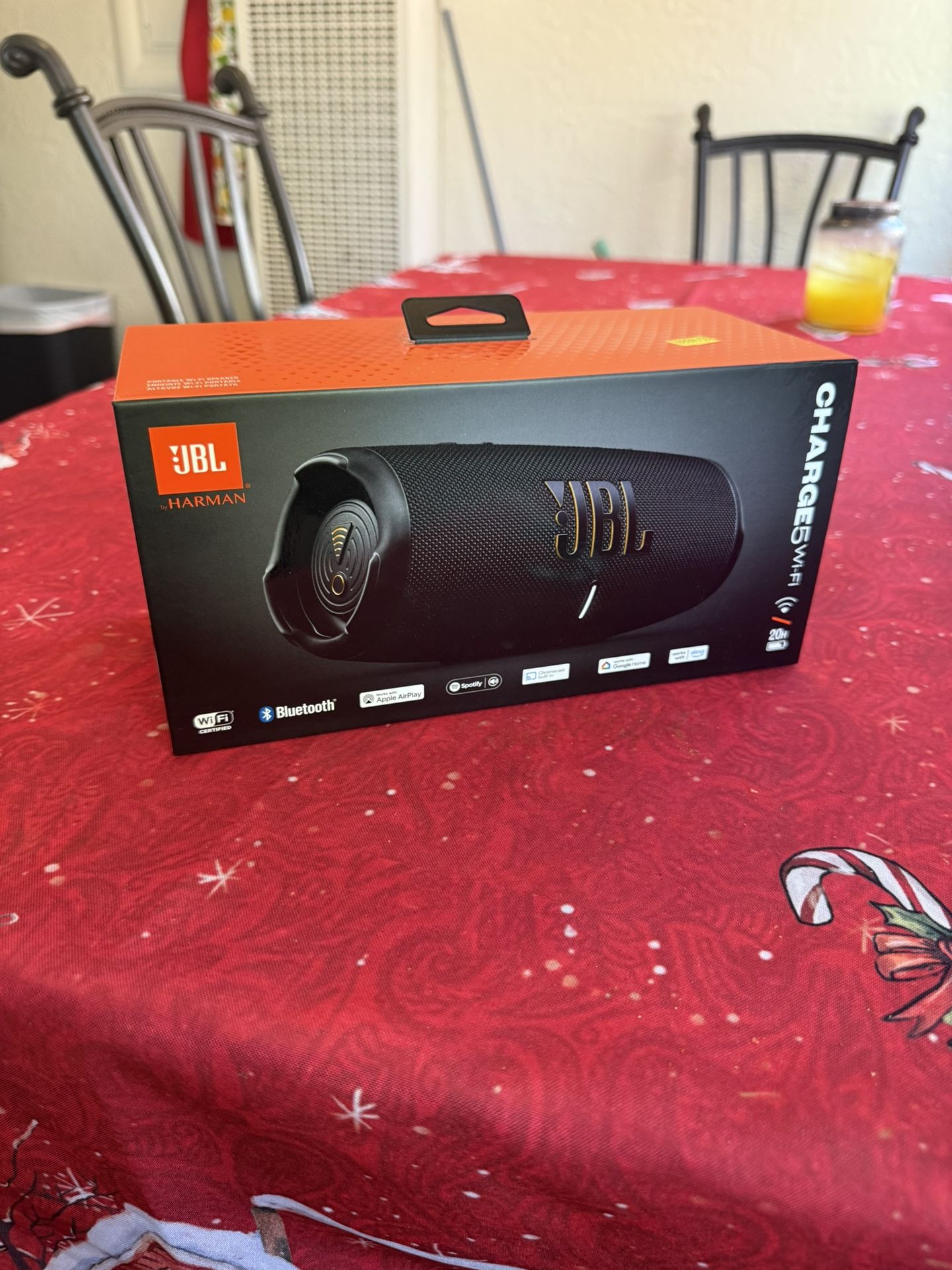 JBL WiFi Speaker Charge 5