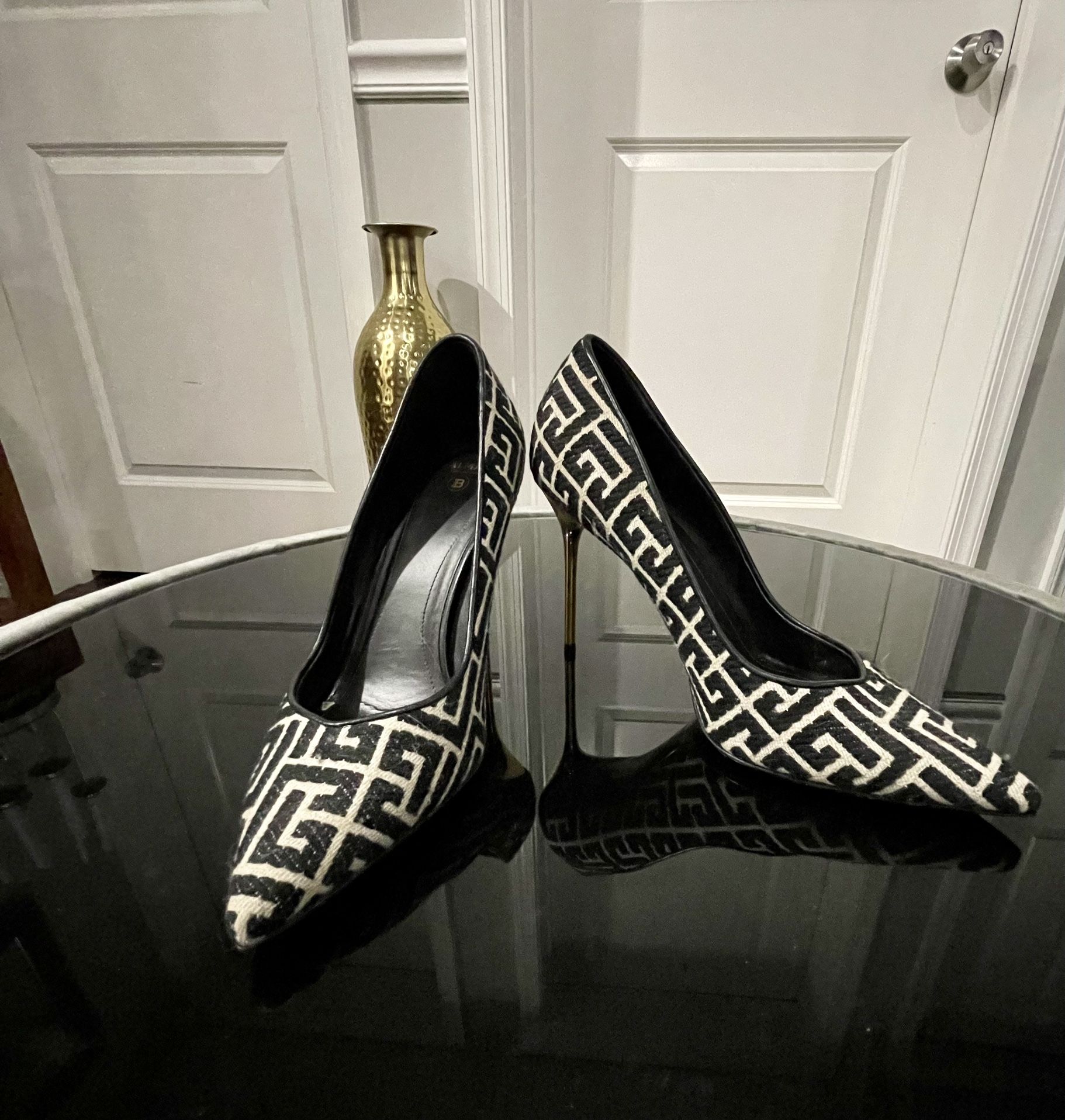 Balmain Monogram Pumps 