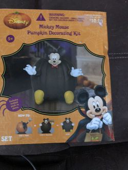 Halloween Disney Mickey Mouse Pumpkin Decorating Kit NIB