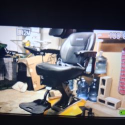 Electric wheel chair