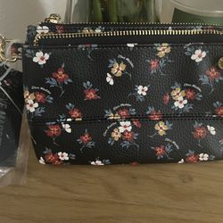 Steve Madden Wristlet