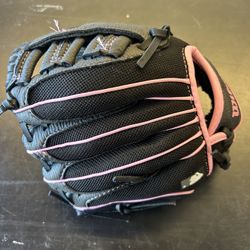 wilson girls tball glove. brand new. 9”