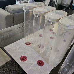 5 Plastic Food Containers 