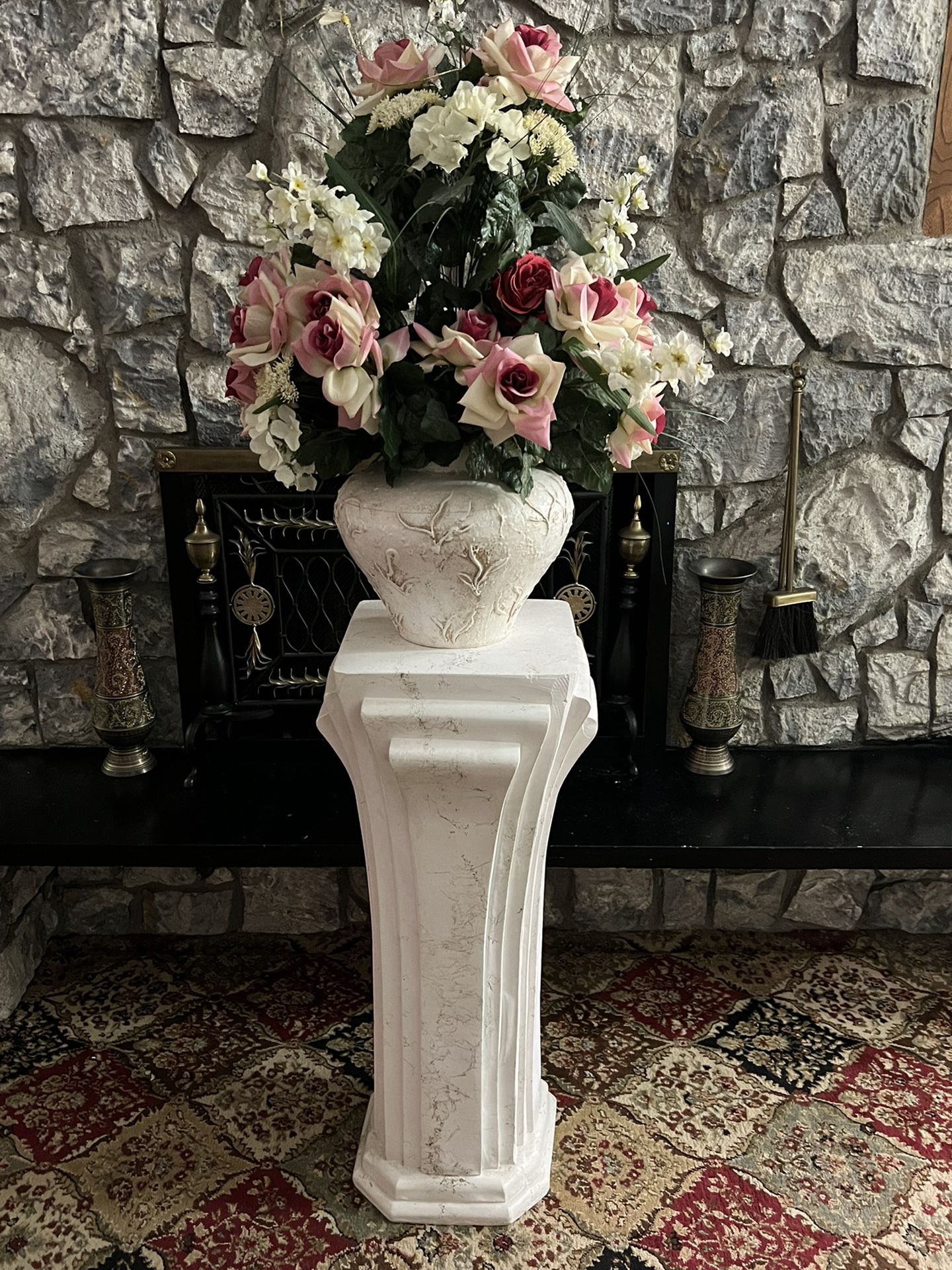 Column Stand With Flower Pot
