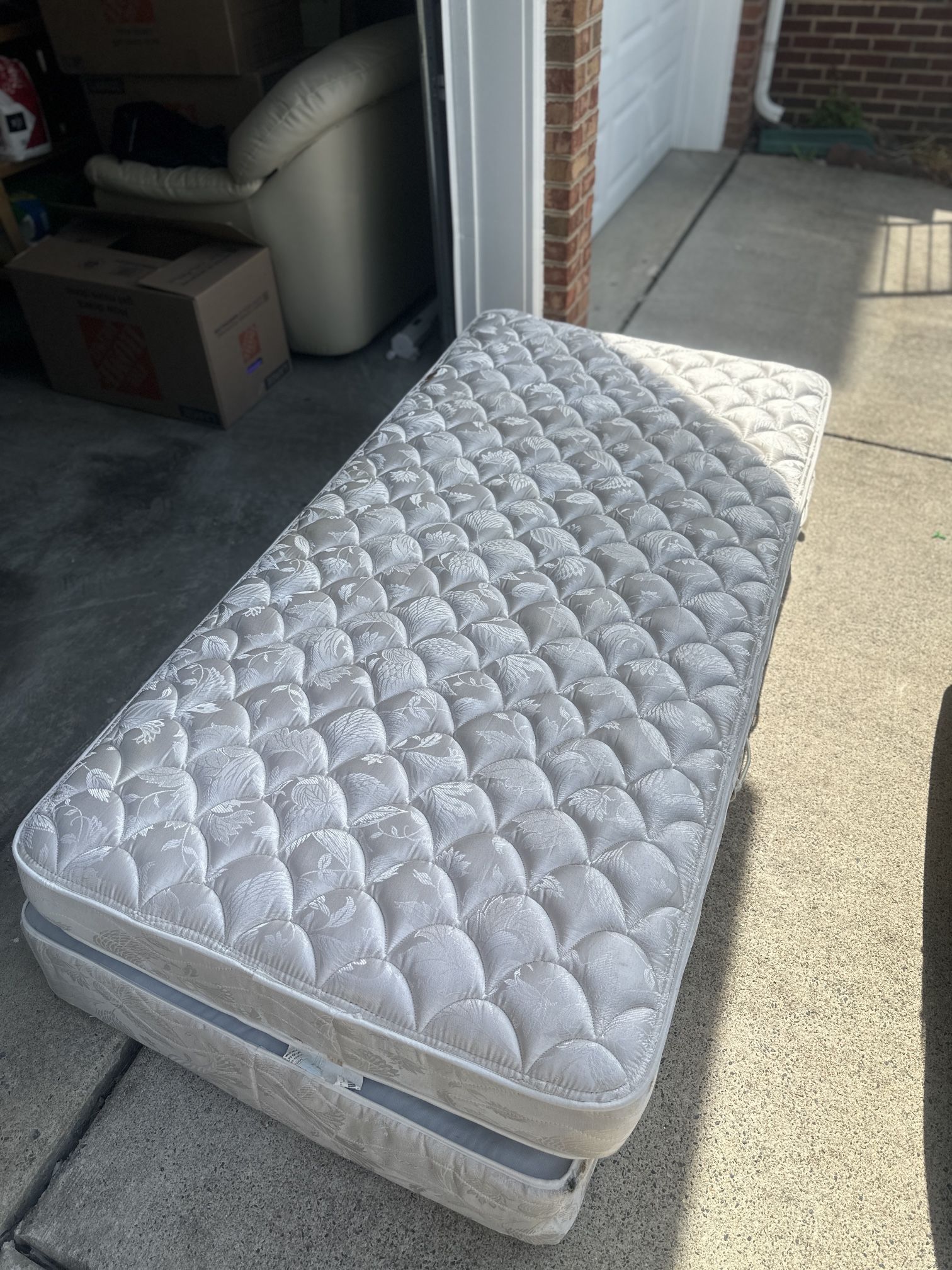 Twin Bed Free