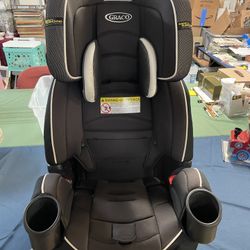 GRACO child’s CAR SEAT / BOOSTER