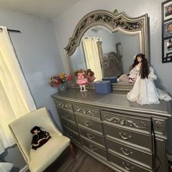 Bedroom set