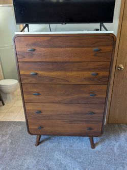 Coaster Robyn 5 Drawer Dresser