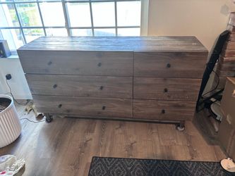 Dresser