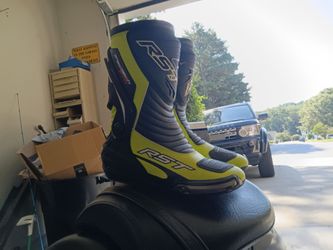 RST Size 10 racing boot