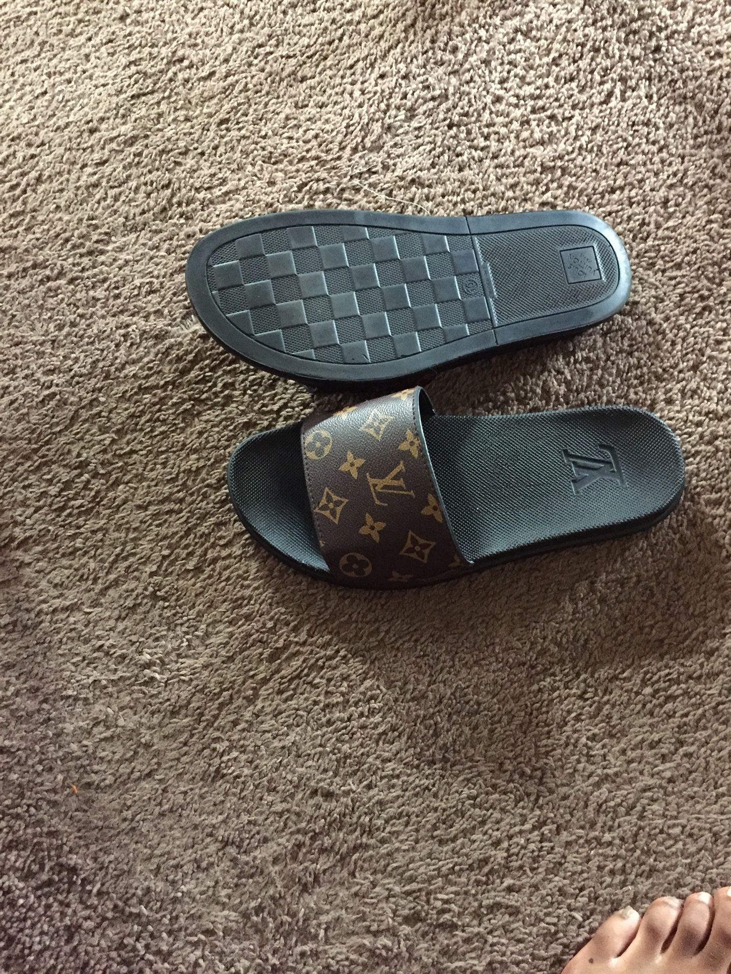 Louis Vuitton sliders