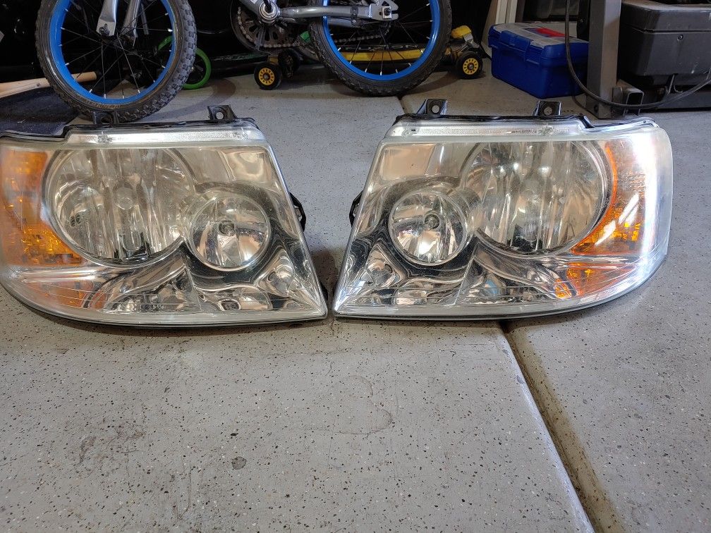 Ford Expedition Headlights 