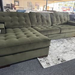 2-PC Sectional By Ashley. 🚚WE DELIVER🚚