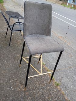 Bar stool