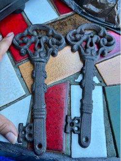 Cast Iron Antique Decor Keys