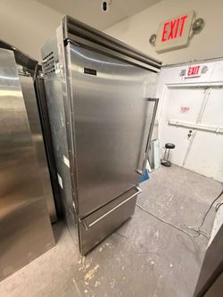Viking Refrigerator 36”Inch Bottom Freezer Scratch And Dent  Stainless Steel  Used Like New
