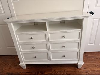 Dresser & Nightstand Set