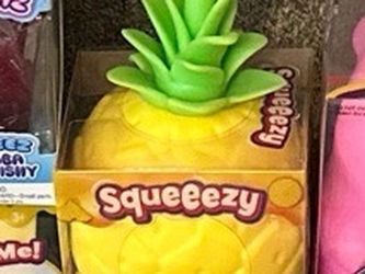 Squeezeezy Pineapple Squishy Toy